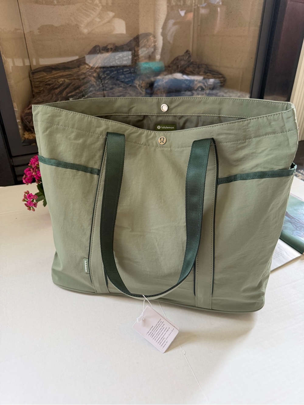 new Lululemon Daily Multi-Pocket Tote Bag 20L